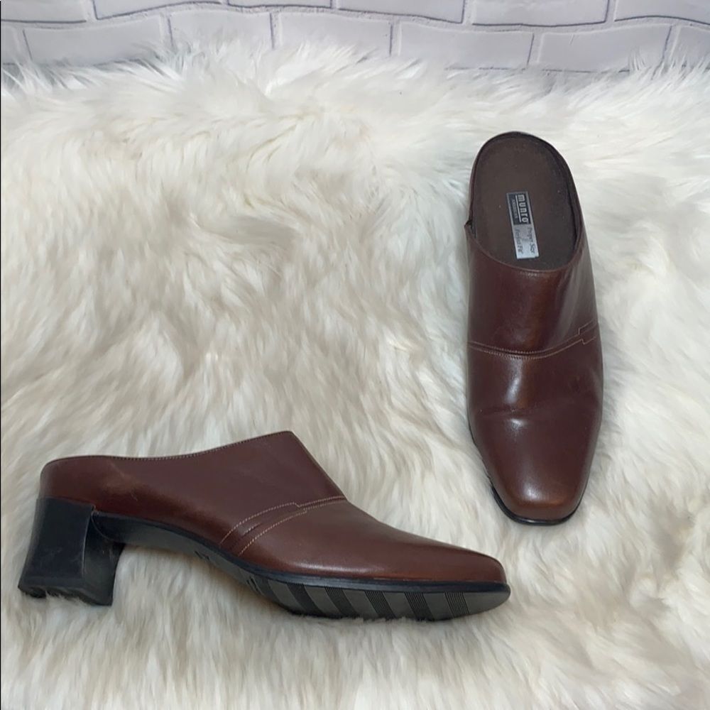 Munro Brown Leather Square Heel Mules Sz 10